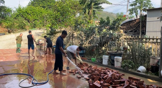 Cách xử lý khi gặp rắn và côn trùng lạ vào nhà sau lũ - Hình 4 Cach xu ly khi gap ran va con trung la vao nha sau lu-Hinh-4