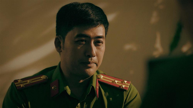 Cuộc sống bên vợ kém tuổi của diễn viên 17 năm đóng công an Cuoc song ben vo kem tuoi cua dien vien 17 nam dong cong an