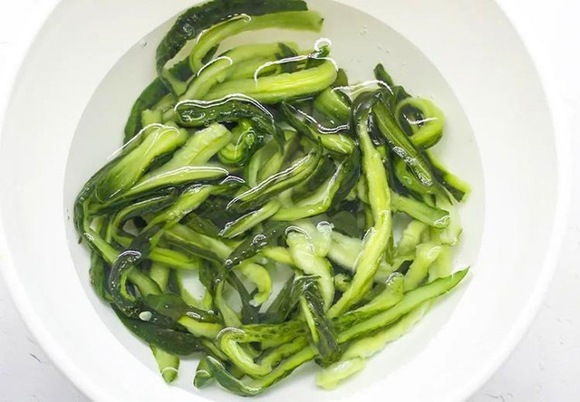 Chế biến 3 loại rau thành món dự trữ, xào, hầm thịt cực thơm - Hình 18 Che bien 3 loai rau thanh mon du tru, xao, ham thit cuc thom-Hinh-18
