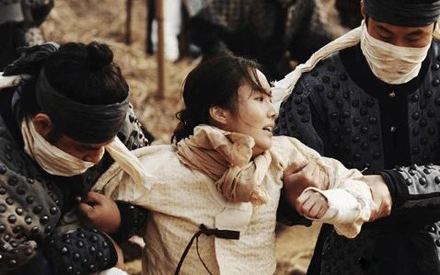 Số phận phi tần không muốn bị tuẫn táng cùng hoàng đế ra sao? - Hình 2 So phan phi tan khong muon bi tuan tang cung hoang de ra sao?-Hinh-2