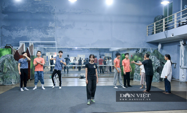 NSƯT Trần Lực: Tuổi 60 đầy viên mãn và khao khát - Hình 2 NSUT Tran Luc: Tuoi 60 day vien man va khao khat-Hinh-2