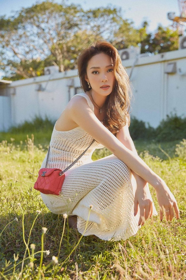 BST đầm trắng gây thương nhớ của Minh Hằng từ đời thường đến sự kiện - Hình 2 BST dam trang gay thuong nho cua Minh Hang tu doi thuong den su kien-Hinh-2