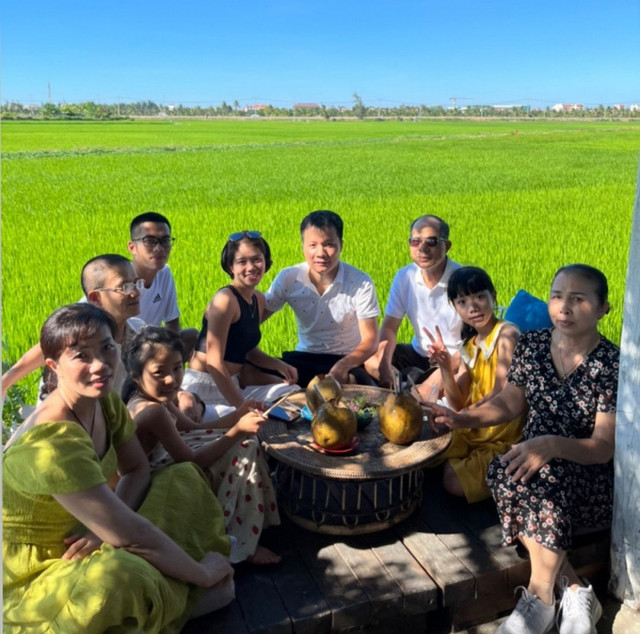 Cô gái Hà Nội lấy chồng gần, ra cửa là thấy nhà mẹ đẻ - Hình 4 Co gai Ha Noi lay chong gan, ra cua la thay nha me de-Hinh-4
