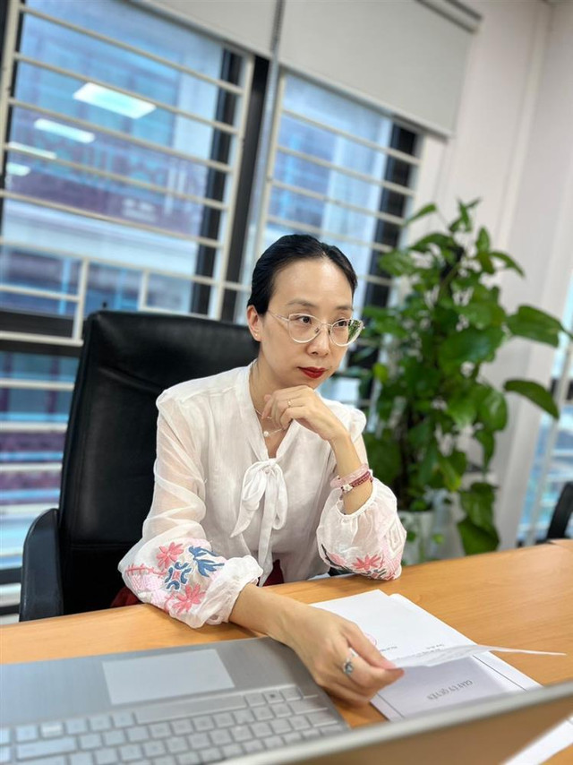 Vợ U70 quyết ly hôn vì đi chơi về lại thấy chồng đứng cổng - Hình 2 Vo U70 quyet ly hon vi di choi ve lai thay chong dung cong-Hinh-2