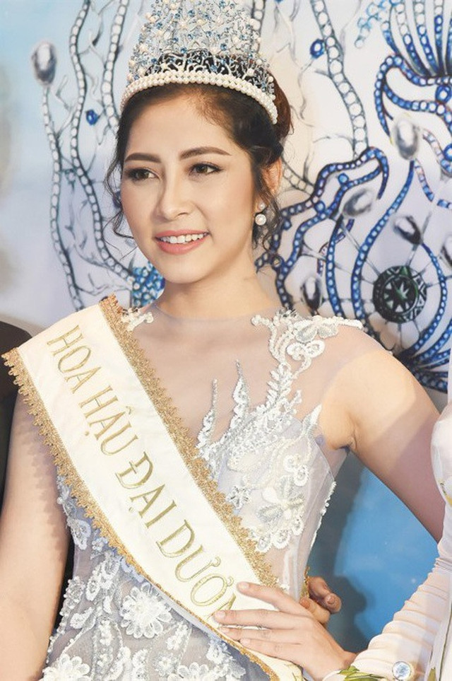 Chuyện tình của HH Đại dương: Đặng Thu Thảo lận đận vì tình, Ngân Anh sắp lên xe hoa Chuyen tinh cua HH Dai duong: Dang Thu Thao lan dan vi tinh, Ngan Anh sap len xe hoa