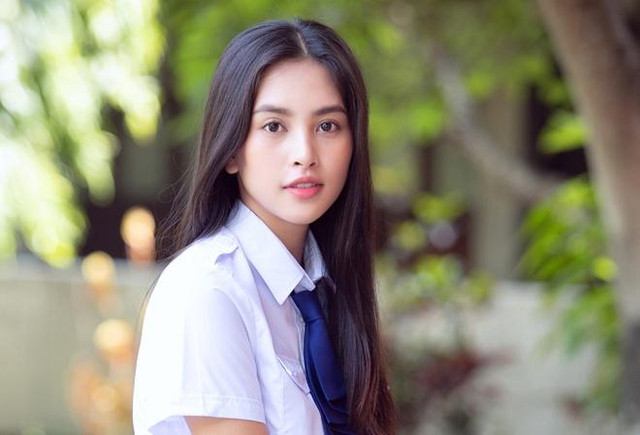 Hoa hậu Tiểu Vy thời đen nhẻm, răng khấp khểnh không nhận ra - Hình 7 Hoa hau Tieu Vy thoi den nhem, rang khap khenh khong nhan ra-Hinh-7