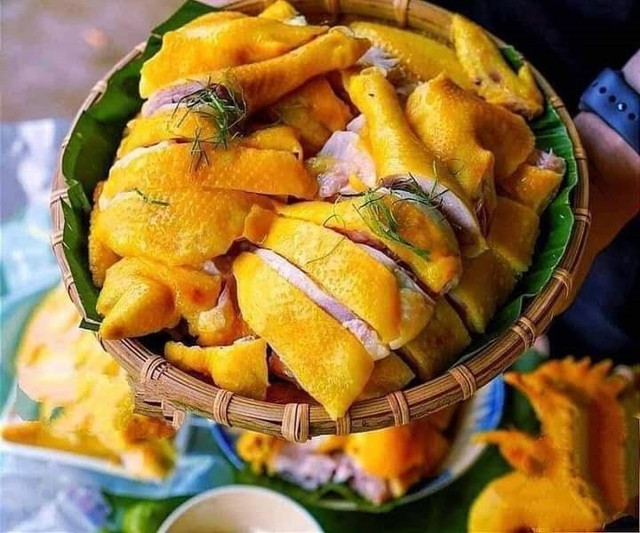 Gà ri ủ muối hoa tiêu giá chỉ 90 nghìn đồng/con, chị em thi nhau mua - Hình 4 Ga ri u muoi hoa tieu gia chi 90 nghin dong/con, chi em thi nhau mua-Hinh-4