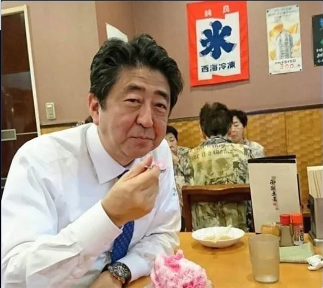Những hình ảnh đời thường của cựu thủ tướng Abe Shinzo Nhung hinh anh doi thuong cua cuu thu tuong Abe Shinzo