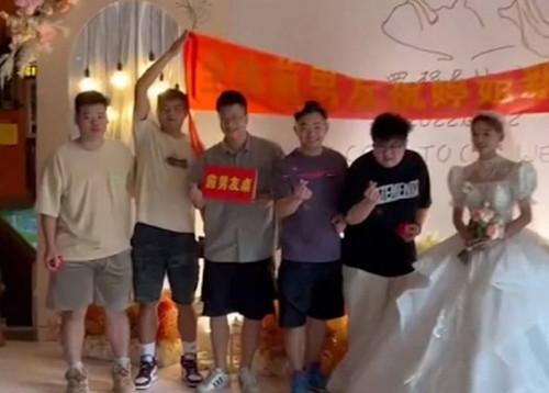 9 'bạn trai cũ' chúc mừng đám cưới, cô dâu cười tươi như hoa 9 'ban trai cu' chuc mung dam cuoi, co dau cuoi tuoi nhu hoa