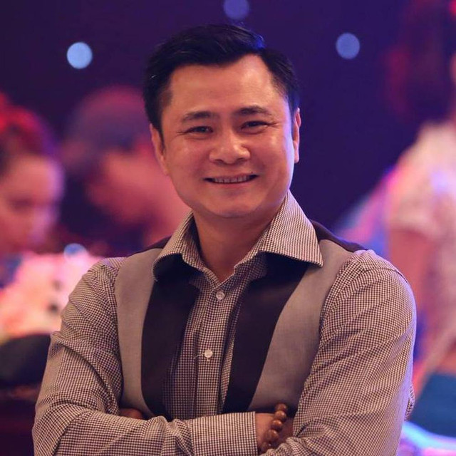 NSND Tự Long chụp ảnh cùng bố, dân mạng xuýt xoa vì gia thế 'khủng' NSND Tu Long chup anh cung bo, dan mang xuyt xoa vi gia the 'khung'