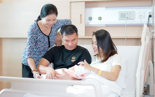 MC Vân Hugo tiết lộ cuộc sống hôn nhân ít ai ngờ MC Van Hugo tiet lo cuoc song hon nhan it ai ngo