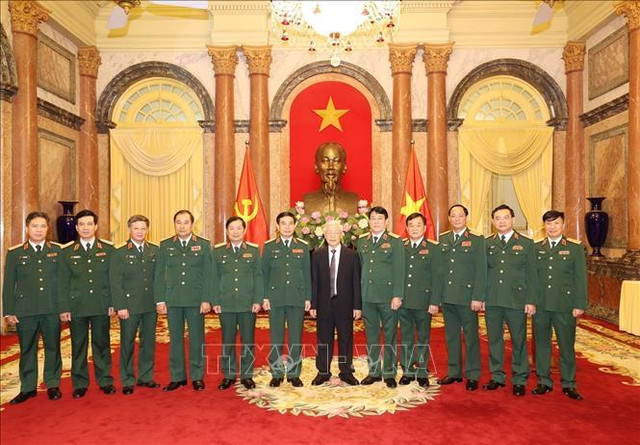 Tổng Bí thư, Chủ tịch nước trao quyết định thăng quân hàm cho hai tướng lĩnh - Hình 3 Tong Bi thu, Chu tich nuoc trao quyet dinh thang quan ham cho hai tuong linh-Hinh-3