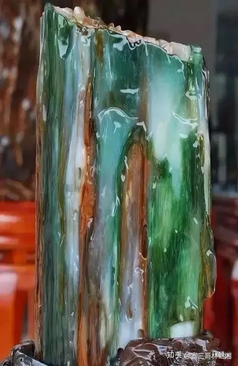 Nhặt khúc gỗ mục bên đường về nhóm bếp, không ngờ là kho báu - Hình 4 Nhat khuc go muc ben duong ve nhom bep, khong ngo la kho bau-Hinh-4