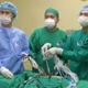 Thoát vị thành bụng hiếm gặp, người đàn ông không dám đi lại