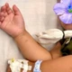 Tưởng kẹo thạch, trẻ hơn 2 tuổi uống nhầm thuốc diệt nấm