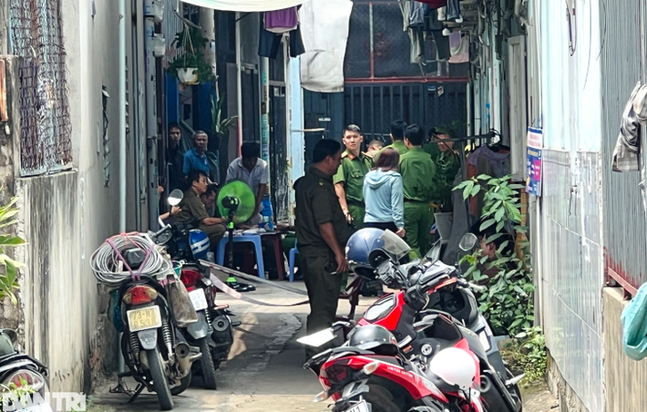Khám nghiệm hiện trường, tử thi, cơ quan điều tra xác định M. bị đâm 3 nhát, trong đó có vết thương thấu ngực gây thủng tim. Nguyên nhân tử vong do sốc mất máu. Động cơ gây án của hung thủ có thể là cướp tài sản. Vụ trọng án gây hoang mang dư luận, xảy ra trong thời điểm cả nước đang thực hiện việc giãn cách phòng chống Covid-19, tại nơi có đông công nhân của Khu công nghiệp Biên Hòa, nên Ban giám đốc Công an tỉnh Đồng Nai xác lập chuyên án truy bắt hung thủ. (Ảnh minh họa, nguồn internet)