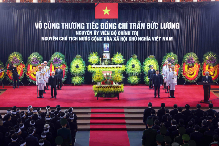 Lễ truy điệu nguyên Chủ tịch nước Trần Đức Lương được tổ chức trọng thể lúc 7 giờ 00 phút ngày 25 tháng 5 năm 2025 tại Nhà tang lễ Quốc gia, số 5 Trần Thánh Tông, thành phố Hà Nội. Lễ an táng lúc 15 giờ 00 cùng ngày tại Nghĩa trang quê nhà, xã Phổ Khánh, thị xã Đức Phổ, tỉnh Quảng Ngãi.