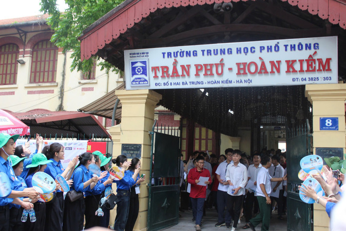 9h 35 sáng 26/6, hơn 1,15 triệu thí sinh cả nước hoàn thành bài thi môn ngữ Văn - kỳ thi tốt nghiệp THPT 2025.