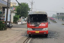 Đồng Nai: Lửa bất ngờ thiêu rụi xe khách 29 chỗ ở quốc lộ 14