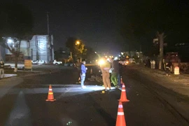Va chạm giữa xe máy và hai ô tô khiến một người đàn ông tử vong ở Đắk Lắk