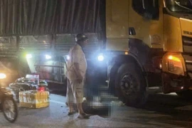 TPHCM: Xe máy ngã gần cầu Kênh Tẻ, hai thiếu niên tử vong tại chỗ