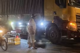 TPHCM: Xe máy ngã gần cầu Kênh Tẻ, hai thiếu niên tử vong tại chỗ