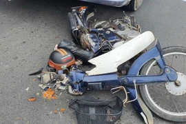 Tai nạn giữa xe đầu kéo và xe máy trên đại lộ Võ Nguyên Giáp