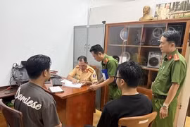 Chạy xe bốc đầu để quay clip, nam thanh niên bị tịch thu phương tiện