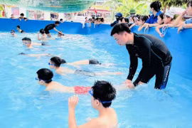 Đồng Tháp: Mục tiêu mở hơn 5.300 lớp bơi, phấn đấu 80% trẻ em được tiếp cận