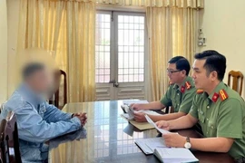 Xử phạt 3 cá nhân vi phạm quy định về xuất nhập cảnh và khai thác thủy sản