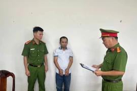 Khởi tố bị can đâm bạn nhậu vì bạn trêu chủ quán