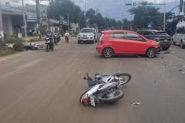 Gia Lai: Ô tô tông liên hoàn trên quốc lộ 19 khiến 3 người bị thương