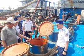 Phát hiện tàu cá vận chuyển lượng lớn dầu DO trên vùng biển phía Nam