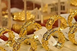 Vàng SJC, vàng nhẫn đứng yên