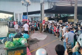 Cà Mau: Phát hiện thi thể nam giới trôi trên sông Gành Hào