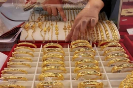 Giá vàng ngày 17/7 bật tăng mạnh: Cơ hội hay rủi ro cho nhà đầu tư?