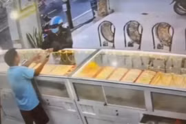 Cà Mau: Kẻ cướp tiệm vàng, ung dung ăn cơm trước khi bị bắt