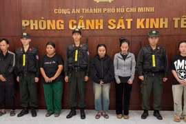 Triệt phá cơ sở sản xuất dầu gió giả quy mô lớn ở Bình Mỹ