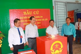 Vĩnh Long cử tri nô nức đi thực hiện quyền công dân từ sáng sớm