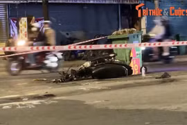 TPHCM: Xe máy né xe đạp, nam thanh niên 16 tuổi tử vong tại chỗ