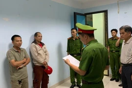 Gia Lai: Bắt 2 người lái ô tô chặn đầu xe CSGT để quay clip đăng mạng