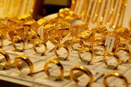 Sáng 4/6: Vàng nhẫn và SJC đồng loạt giảm, nhà đầu tư nên thận trọng