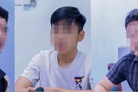 Công an Vĩnh Long tiếp nhận 3 công dân ra khỏi Campuchia