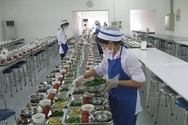 Vĩnh Long: Điều tra vụ nghi ngộ độc thực phẩm tại Công ty Unisoll Vina