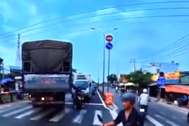 Xác minh tài xế xe tải chạy ngược chiều trên đường Trần Văn Giàu