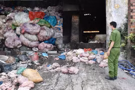 Bắt quả tang cơ sở chế biến mỡ không bảo đảm vệ sinh ở Hòa Tiến