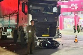 Va chạm xe tải và xe máy trên QL1 Lâm Đồng khiến 4 người thương vong