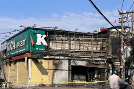 Hỏa hoạn rạng sáng tại tiệm sản xuất bánh ở phường Phước Long