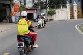 Xác minh clip thiếu niên che biển số, chạy xe nghi độ ở TP HCM