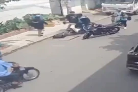 TP HCM: Hai học sinh bị đánh sau khi chạy xe nẹt pô